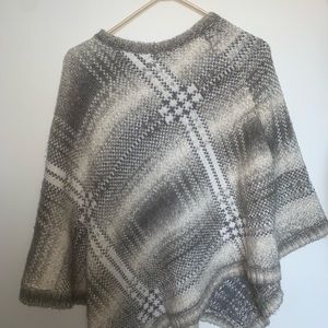 Liz Claiborne patterned poncho